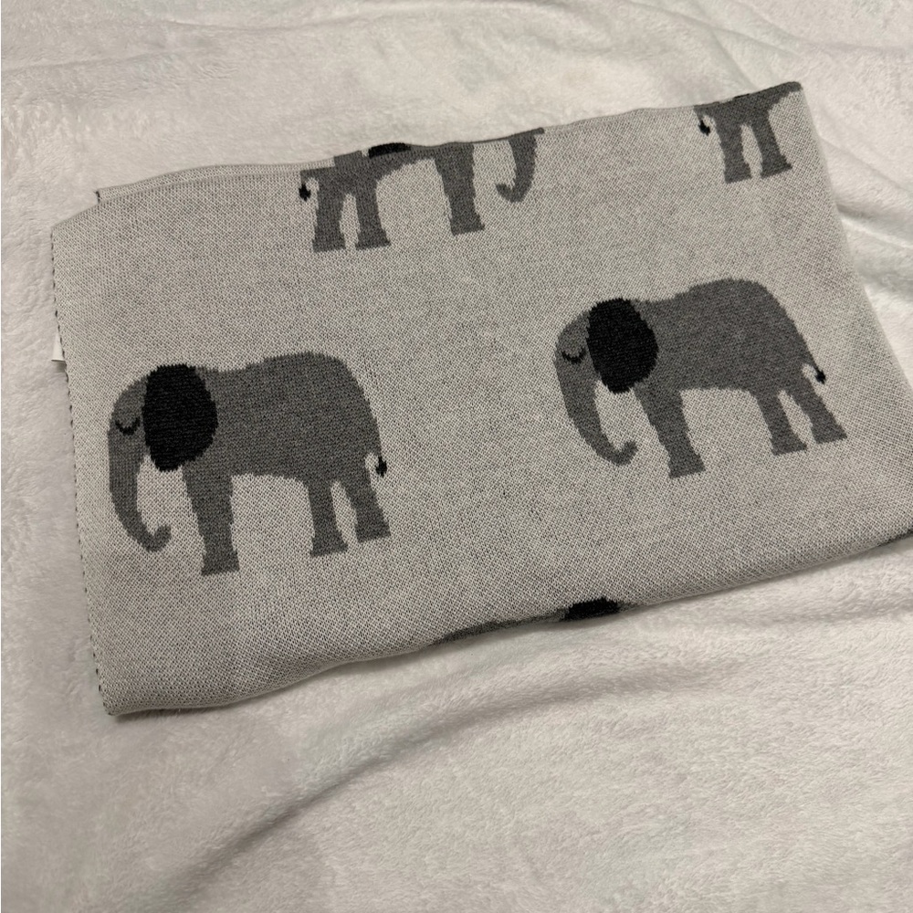 MudPie Black and Gray Elephant Knit Blanket